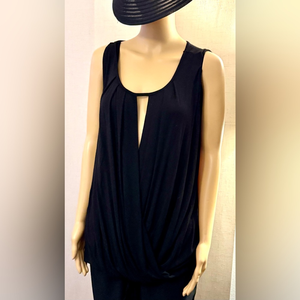Juniper Ln Black, open front, sleeveless top. Sz. L